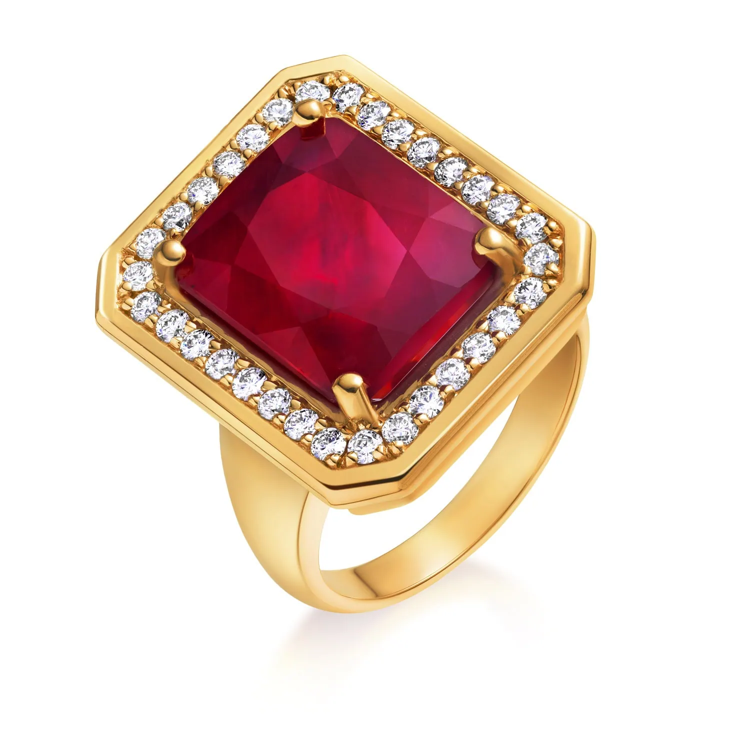 טבעת זהב יוקרתית עם אבנים אדומות ולבנות מצולמת על רקע לבן כחלק מצילום תכשיטים מקצועי בלייף-סטייל