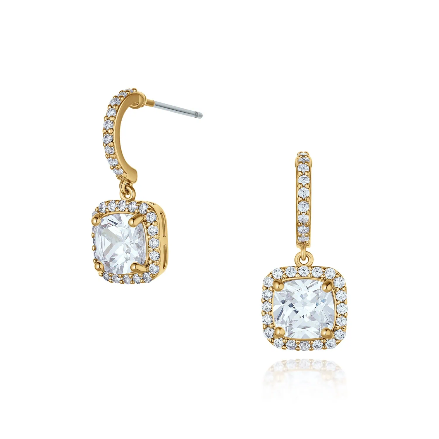 עגילי זהב מרובעים עם אבן מרכזית גדולה ואבנים קטנות מסביב מבליטים יוקרה בצילום תכשיטים מקצועי