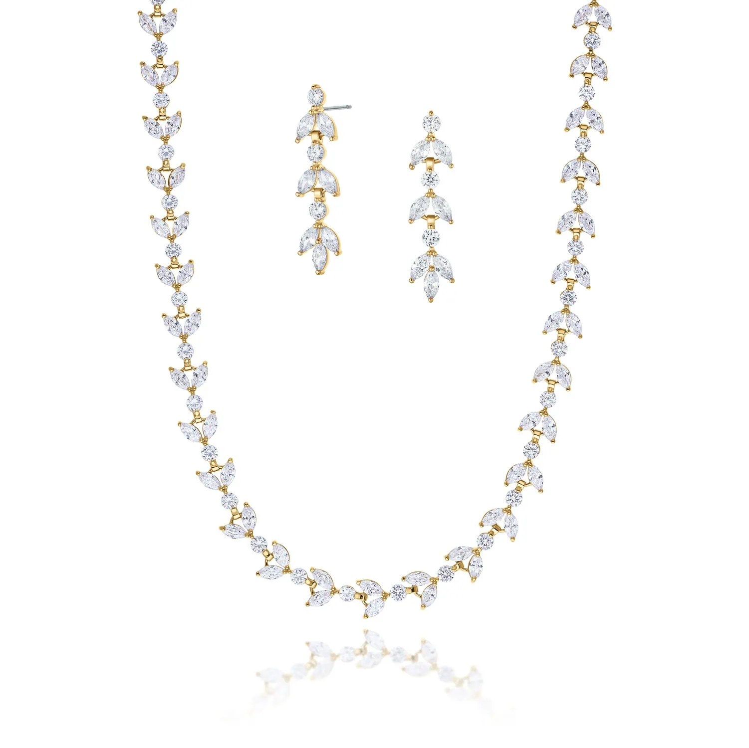 שרשרת ועגילי זהב עם מוטיבים מהטבע מביאים את היופי של הטבע בצילום תכשיטים מקצועי